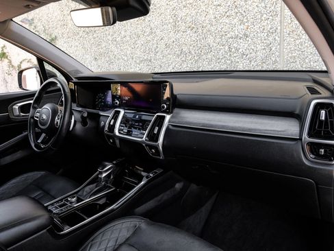 Used 2021 Kia Sorento SX Prestige image 14