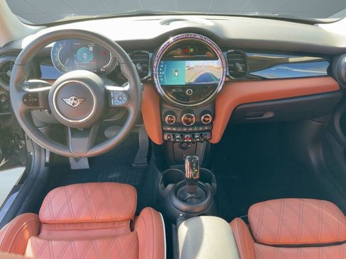 Certified 2023 MINI Cooper 2-Door Hardtop w/ Signature Upholstery Package image 16