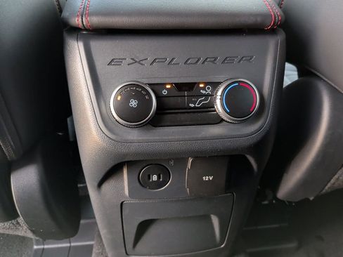 Used 2025 Ford Explorer ST-Line image 39