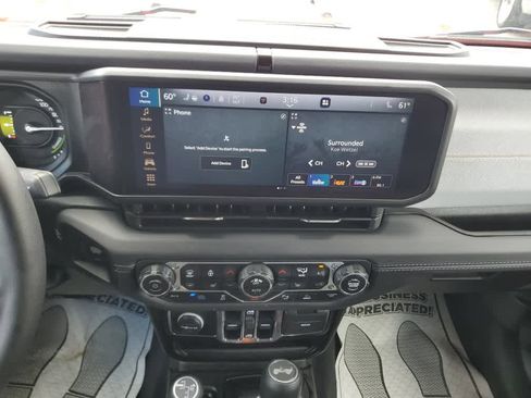 Used 2025 Jeep Wrangler Sahara w/ Safety Group image 21