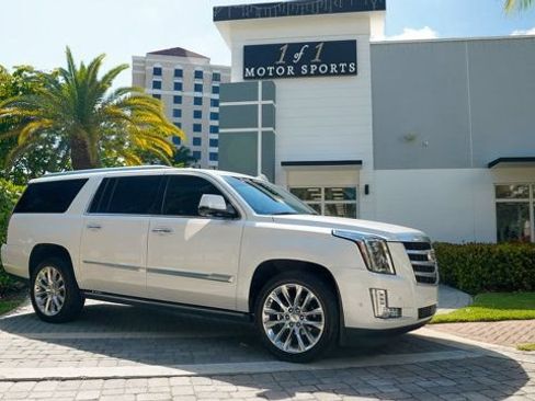 Used 2019 Cadillac Escalade ESV Premium Luxury RWD image 94