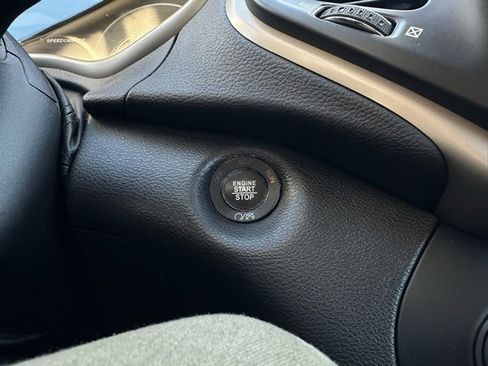 Used 2017 Jeep Cherokee High Altitude w/ Technology Group image 40