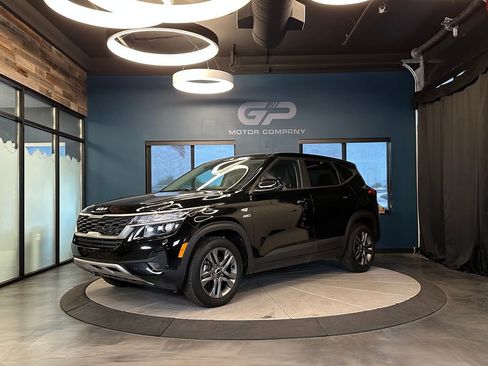 Used 2022 Kia Seltos LX AWD/4WD image 7