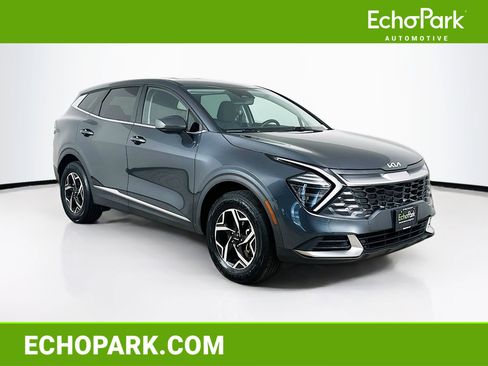 Used 2025 Kia Sportage LX image 1