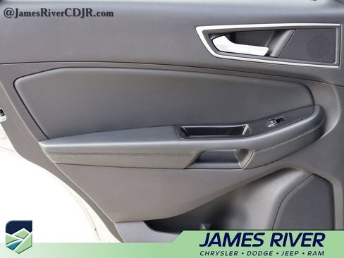 Used 2020 Ford Edge SEL w/ Cold Weather Package FWD image 16