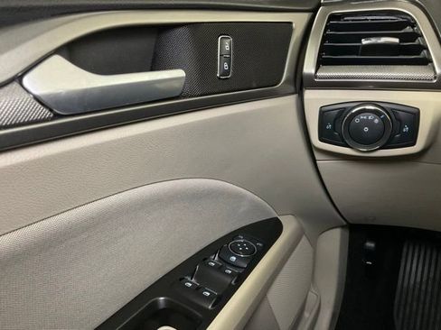 Certified 2017 Ford Fusion SE image 20