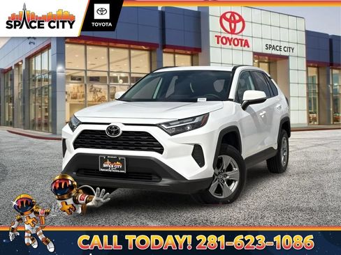 Certified 2025 Toyota RAV4 XLE AWD/4WD image 1