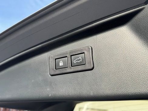 Used 2021 Subaru Outback Limited w/ Popular Package #2 image 32