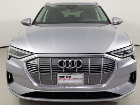 Used 2022 Audi e-tron Premium Plus w/ Premium Plus Package image 19