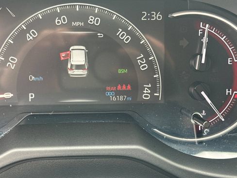 Used 2025 Toyota RAV4 XLE w/ Convenience Package AWD/4WD image 30