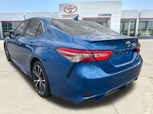 Used 2019 Toyota Camry SE FWD image 3