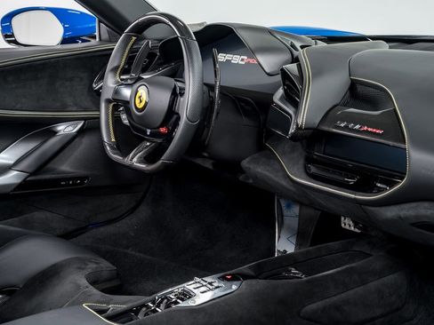 Used 2024 Ferrari SF90 Spider image 24