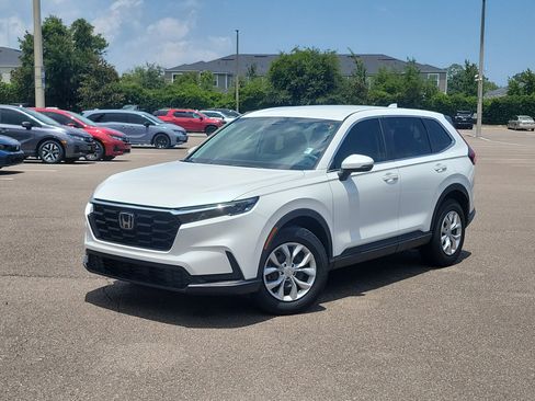 Used 2023 Honda CR-V LX image 1