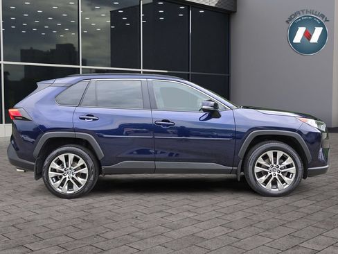 Used 2020 Toyota RAV4 XLE Premium AWD/4WD image 6