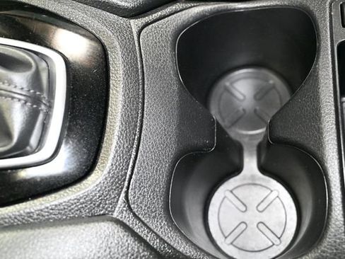 Used 2017 Nissan Rogue SV AWD/4WD image 23