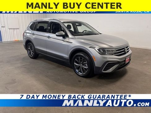 Used 2024 Volkswagen Tiguan SE image 1