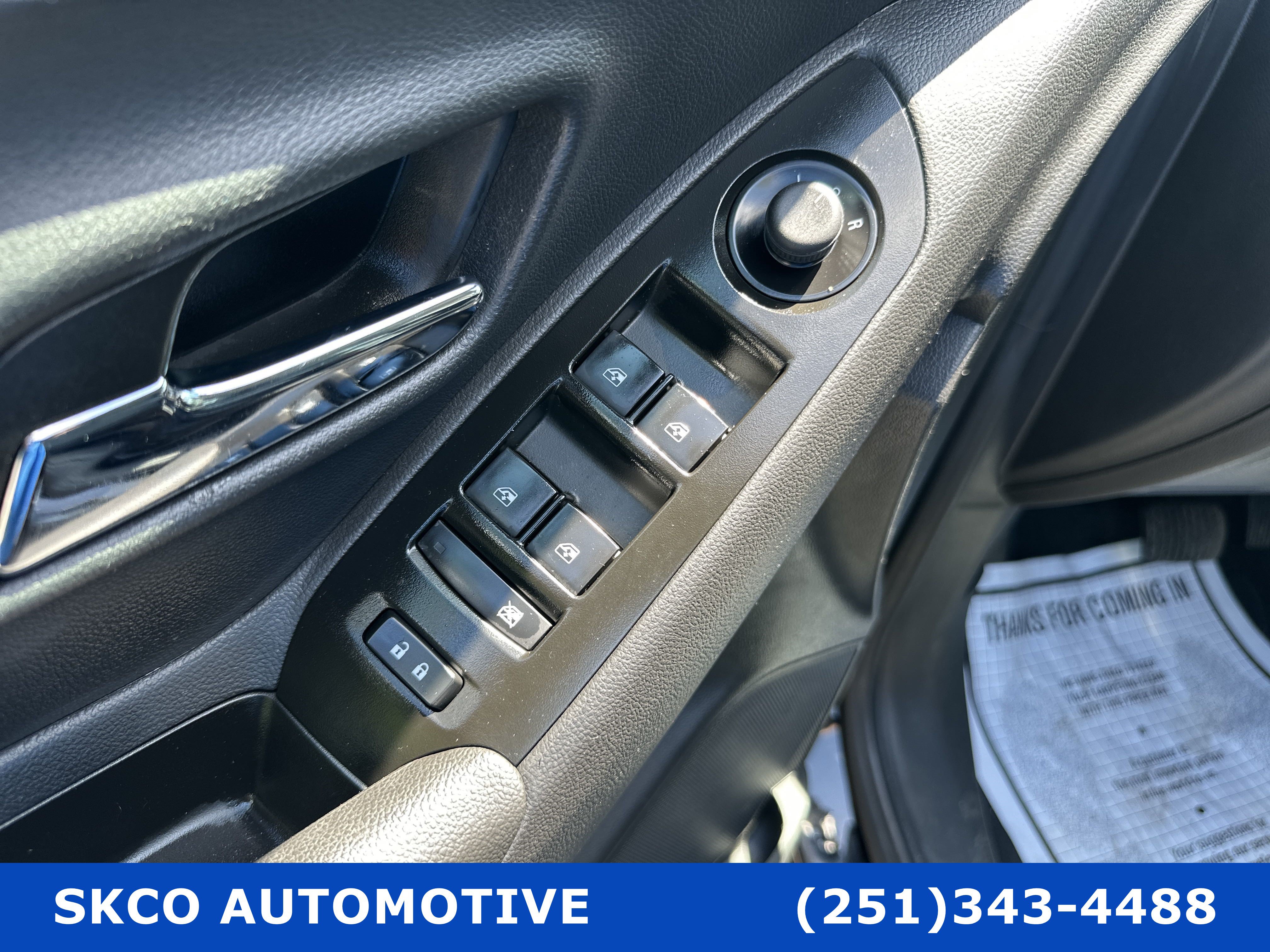 Used 2022 Chevrolet Trax LT w/ LT Convenience Package FWD image 22