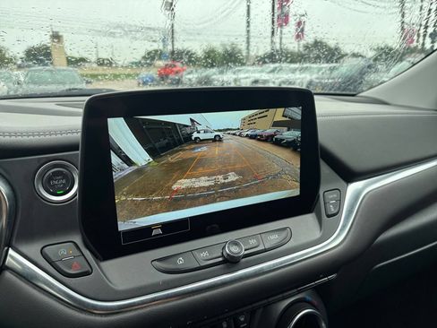Used 2025 Chevrolet Blazer LT FWD image 25