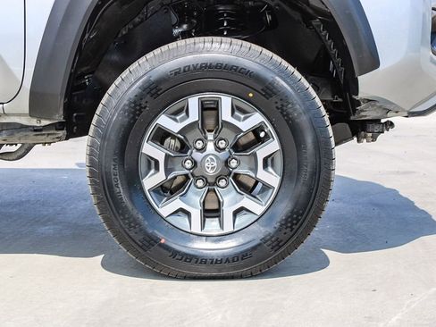 Used 2023 Toyota Tacoma TRD Off-Road w/ Technology Package image 11