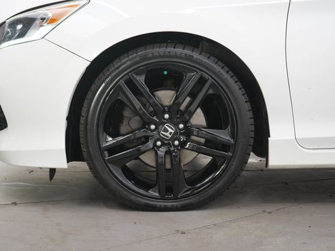 Used 2016 Honda Accord Sport image 27