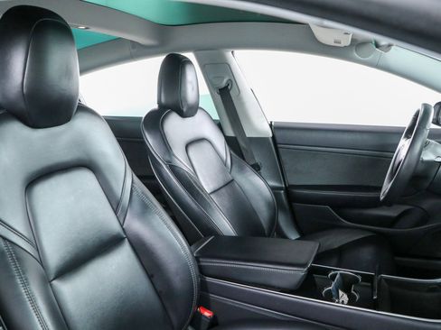 Used 2020 Tesla Model 3 Standard Range Plus RWD image 21