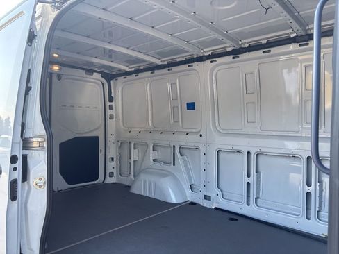 Used 2023 Mercedes-Benz Sprinter 2500 image 20