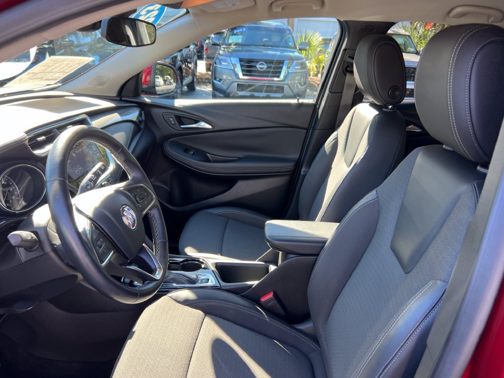 Used 2023 Buick Encore GX Select w/ Sport Touring Package FWD image 9