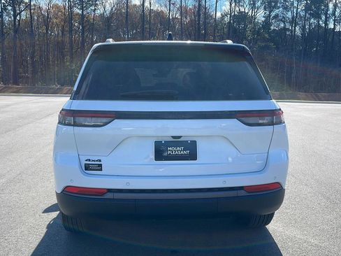 New 2026 Jeep Grand Cherokee Altitude AWD/4WD image 6