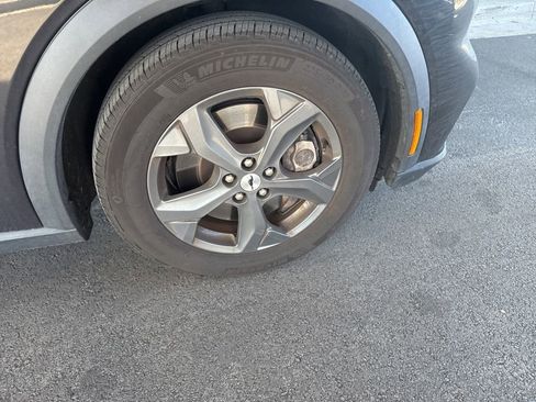 Used 2021 Ford Mustang Mach-E Select image 3