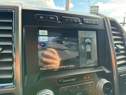 Used 2018 Ford F350 Platinum w/ Platinum Ultimate Package image 35