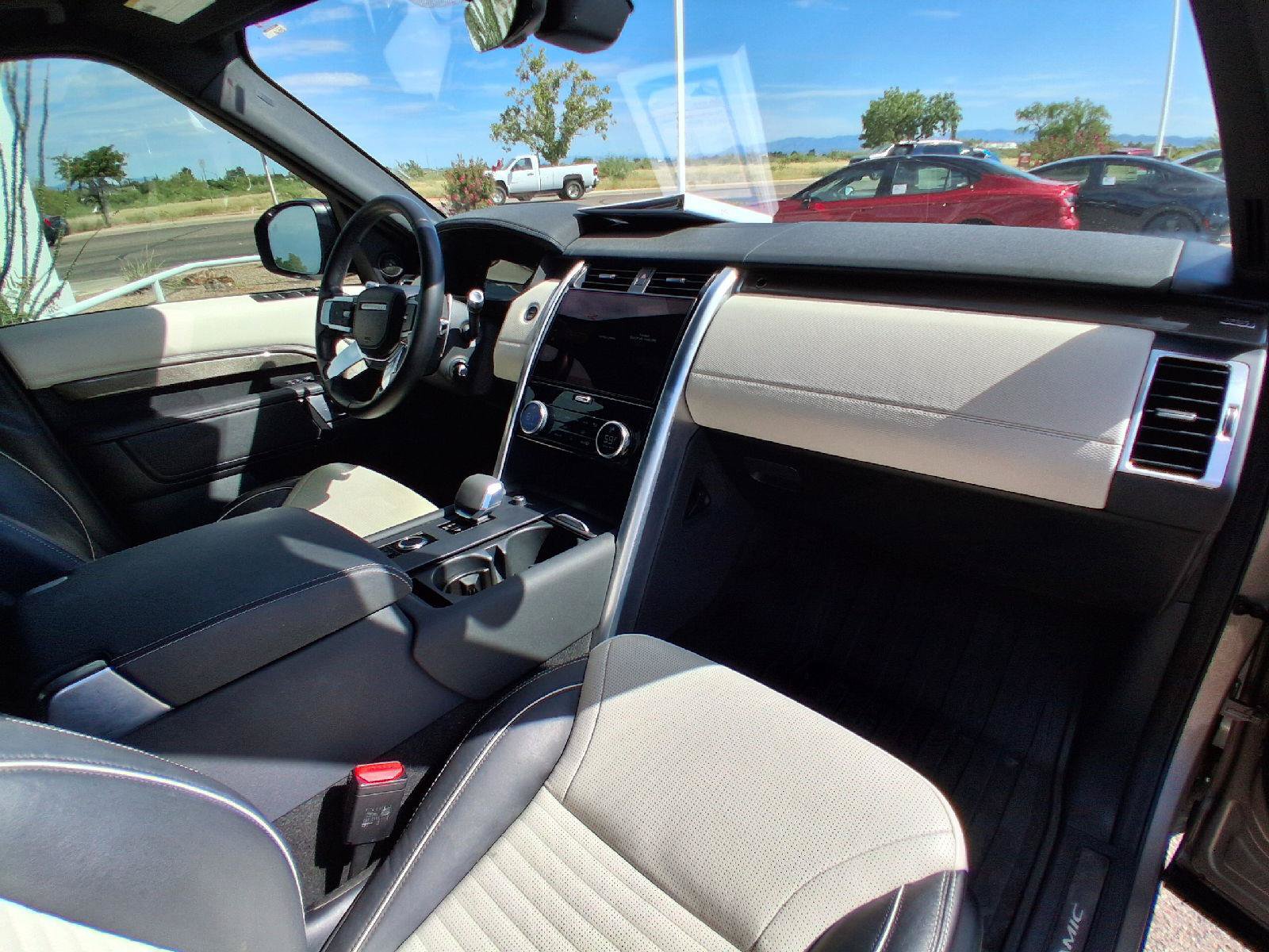 Used 2021 Land Rover Discovery HSE R-Dynamic AWD/4WD image 33