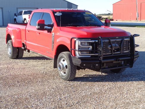 Used 2023 Ford F350 Lariat w/ Lariat Ultimate Package image 5