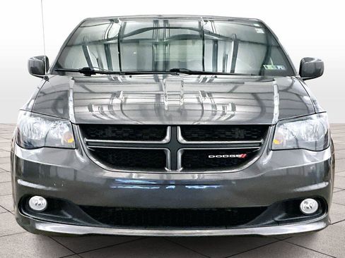 Used 2019 Dodge Grand Caravan GT image 3