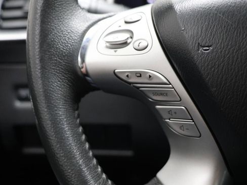 Used 2017 Nissan Murano SV w/ Visibility Package image 19