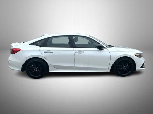 Used 2023 Honda Civic Sport image 4