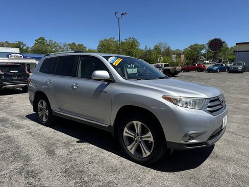 Used 2013 Toyota Highlander Limited AWD/4WD image 2