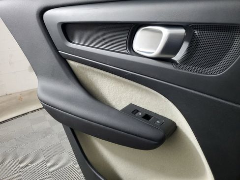 Certified 2025 Volvo XC40 B5 Plus image 20