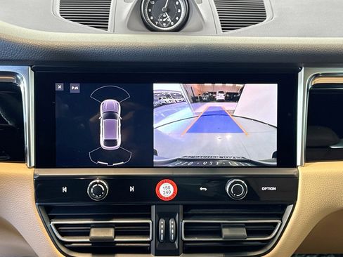 Used 2024 Porsche Macan w/ Premium Plus Package image 14