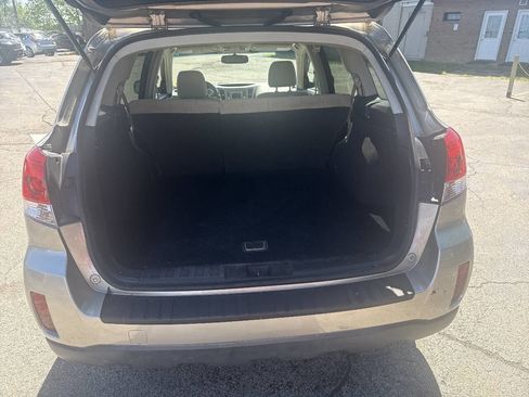 Used 2014 Subaru Outback 2.5i Premium AWD/4WD image 11