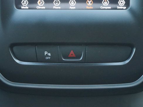 Used 2020 Jeep Cherokee Latitude Plus image 22