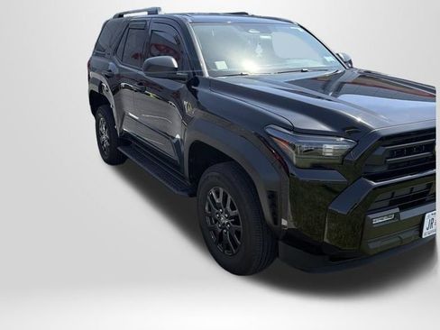 Used 2025 Toyota 4Runner SR5 AWD/4WD image 2