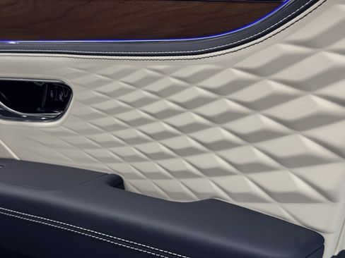 New 2026 Bentley Flying Spur Azure image 68