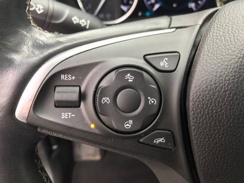 Used 2018 Buick Envision Premium image 18