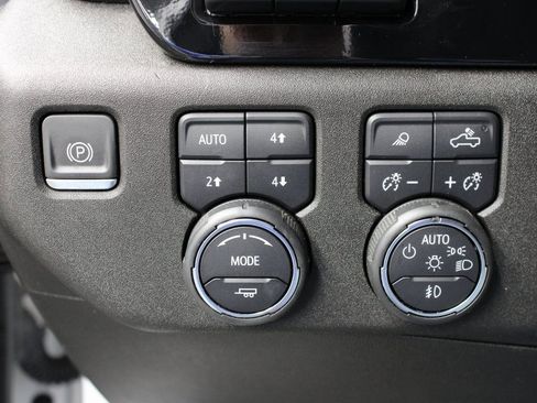 Used 2024 Chevrolet Silverado 1500 High Country w/ High Country Premium Package image 54