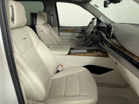 Used 2021 Cadillac Escalade ESV Sport Platinum image 30