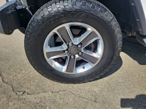 Used 2018 Jeep Wrangler Unlimited Sahara AWD/4WD image 35