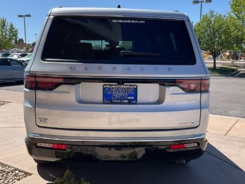 Used 2024 Jeep Wagoneer Series III AWD/4WD image 7