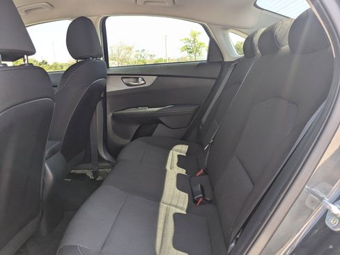Certified 2021 Kia Forte Sedan FWD image 14