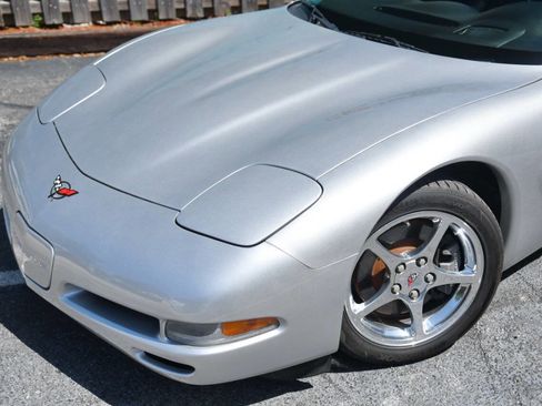 Used 2002 Chevrolet Corvette Coupe w/ Preferred Equipment Group2 image 2