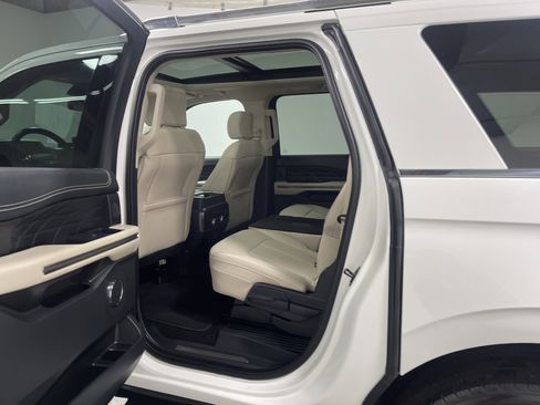 Used 2023 Ford Expedition Max Platinum image 13